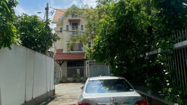 Bán Biệt Thự Quận Bình Thạnh 12x23m Giá 30 Tỷ Gần Nguyễn Gia Trí (D2)