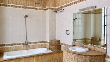 Bán Biệt Thự Mặt Tiền Ngay Sân Bay 8,3x27m – 4 Tầng P2 Quận Tân Bình Giá 34,5 Tỷ Thương Lượng